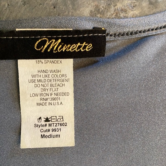 Half Zip fitted Body Suit with snap closure - Picture 4 of 5